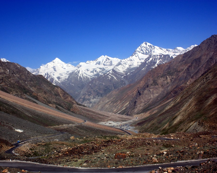 somewhere between Baralacha La and Sarchu
