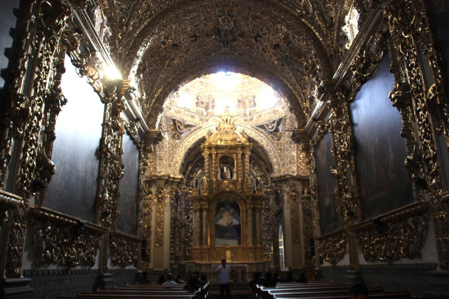 La Capilla del Rosario inside Santo Domingo... 
